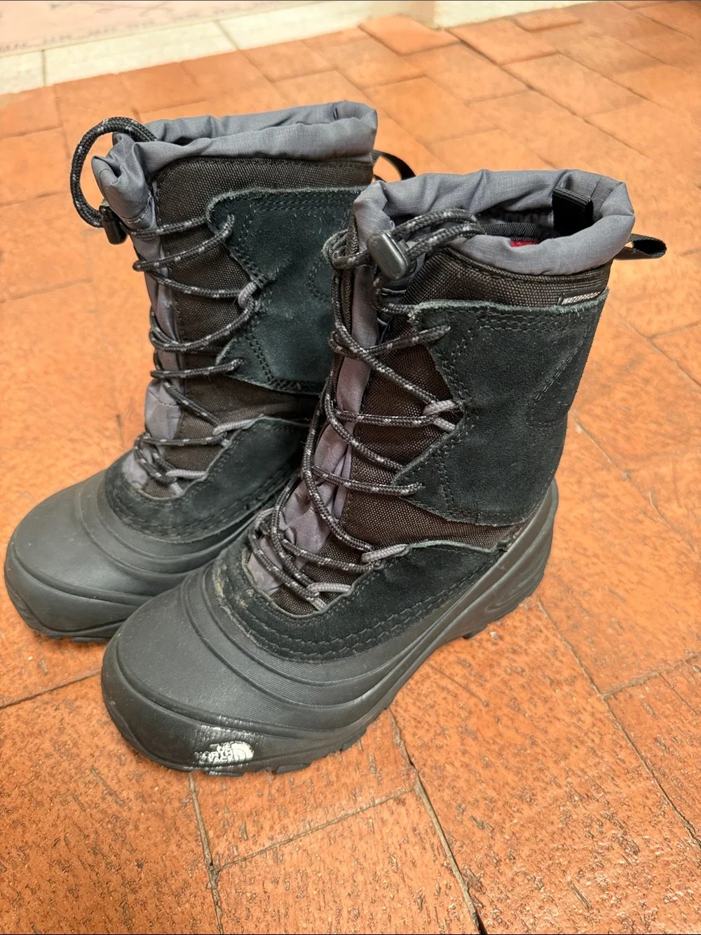 The North Face Kids Black/Gray Snow Boots